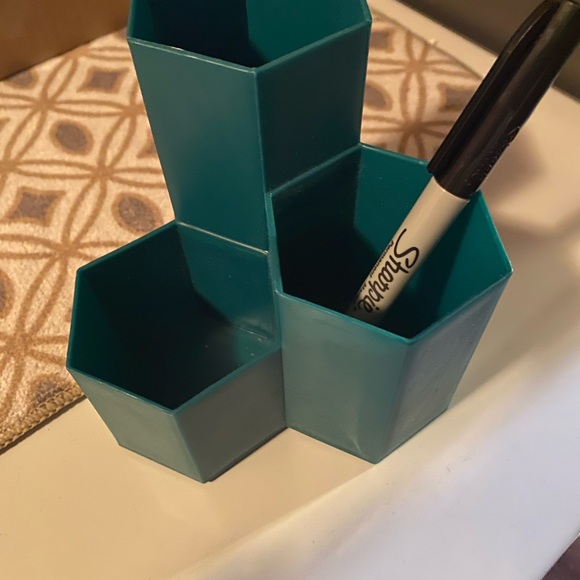 Pen/pencil holder - Picture 2 of 5